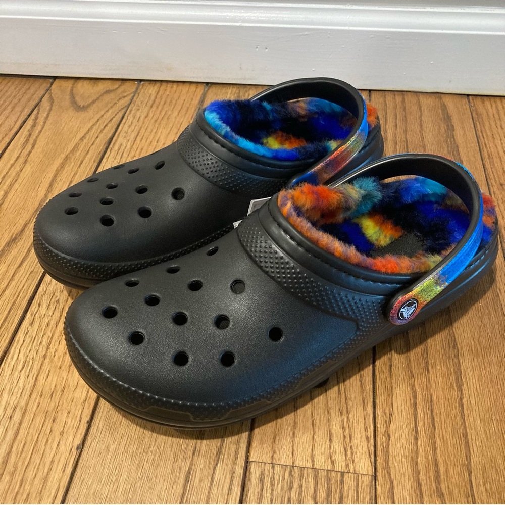 NEW Men’s 10 Crocs Classic Lined Spray Tie Dye Black Clogs
